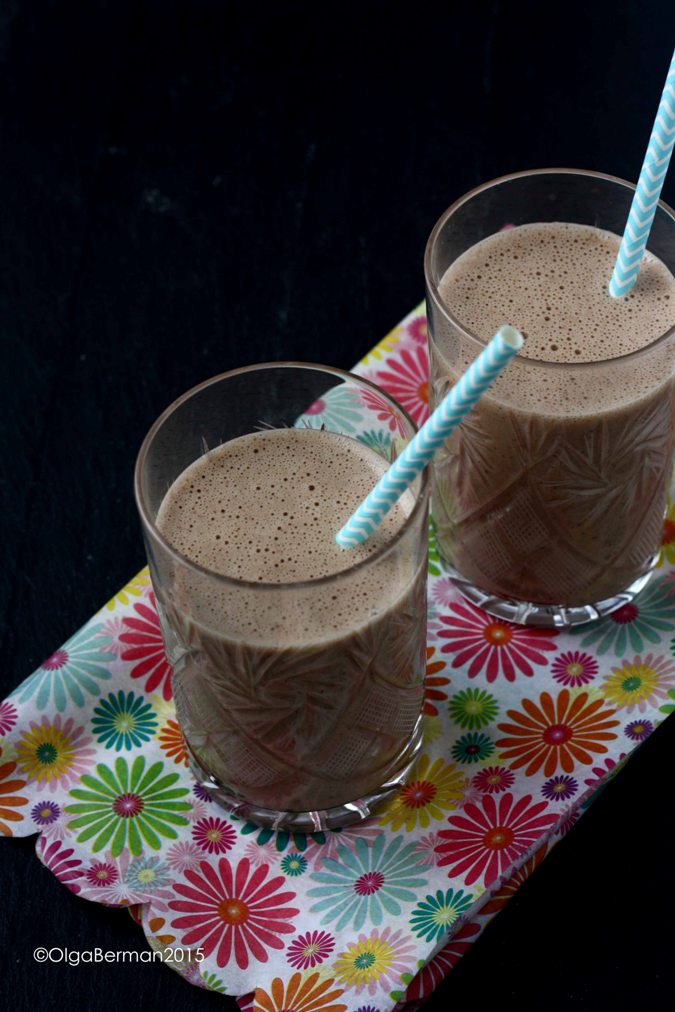 Mango & Tomato Banana And Almond Butter Smoothie With Dates And Nutella