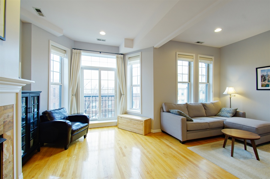 The Chicago Real Estate Local New for sale! Lake View three beds condo