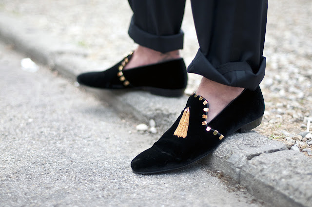 MY FASHION TRICKS: Street Style: Velvet Slippers for men!!
