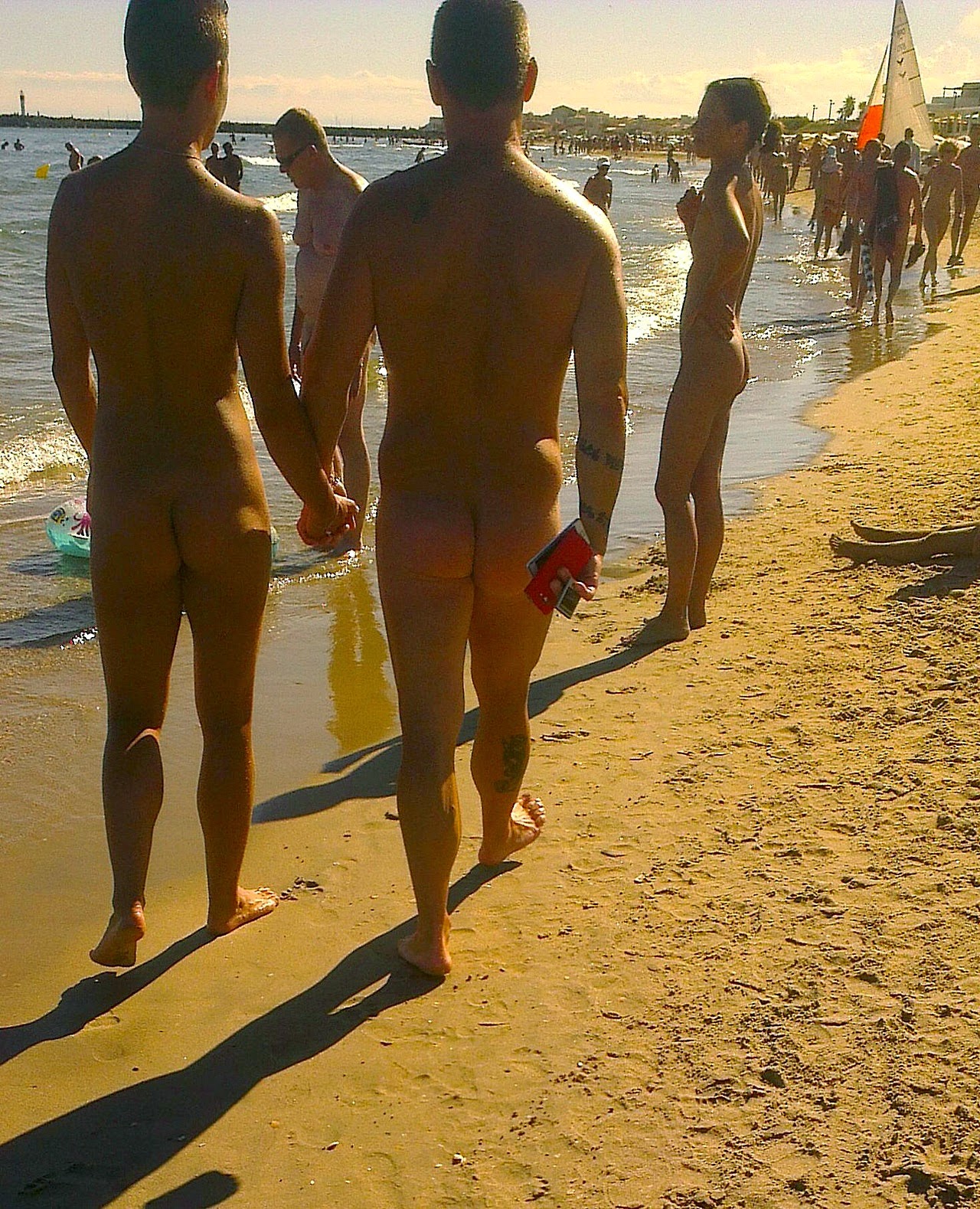 outgoingnudist.tumblr.com_pair+on+beach.