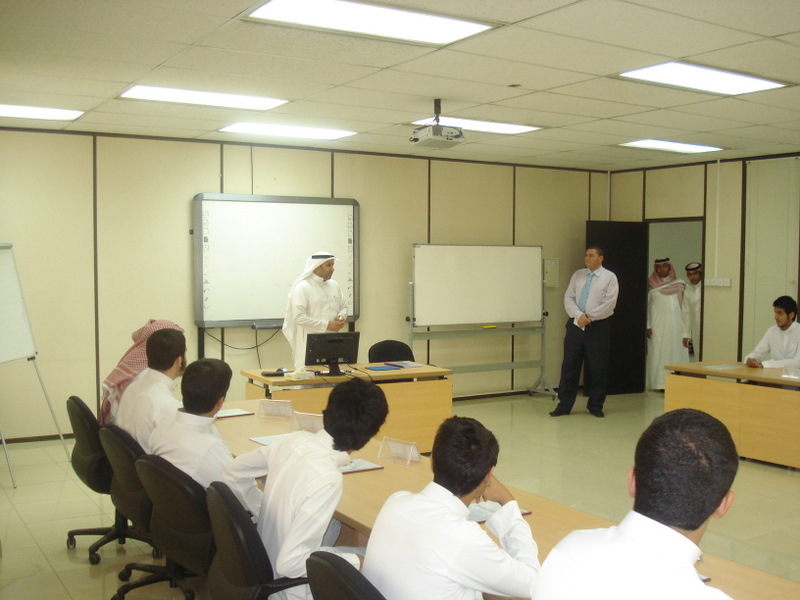 الثانوية بنين الريان رجال أعمال المستقبل بالمرحلة في زيارة للغرفة