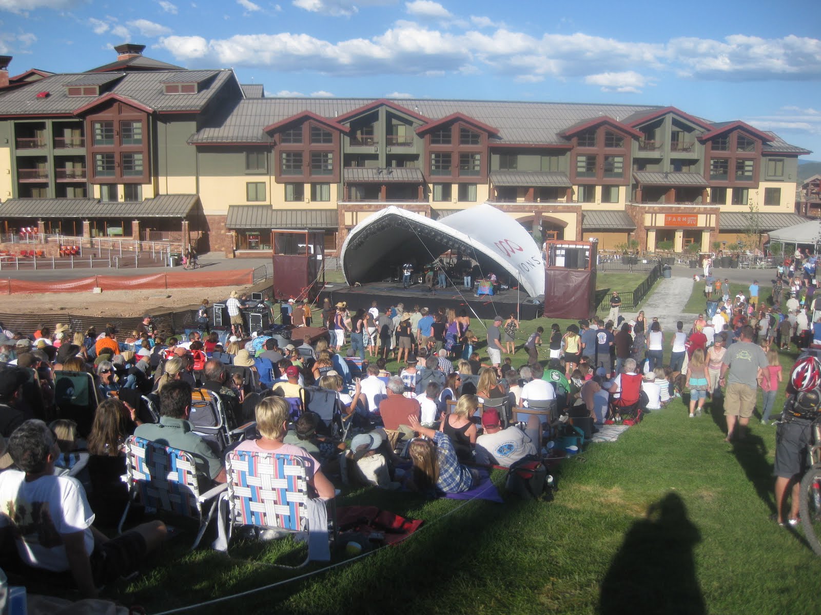Love is all you need Summer concert at the Canyons