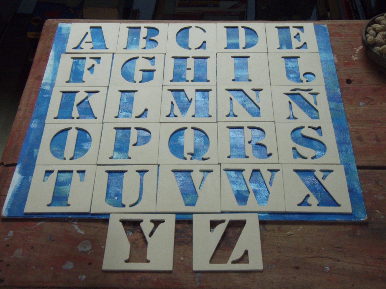 letras y formas en madera- diseño y corte cnc