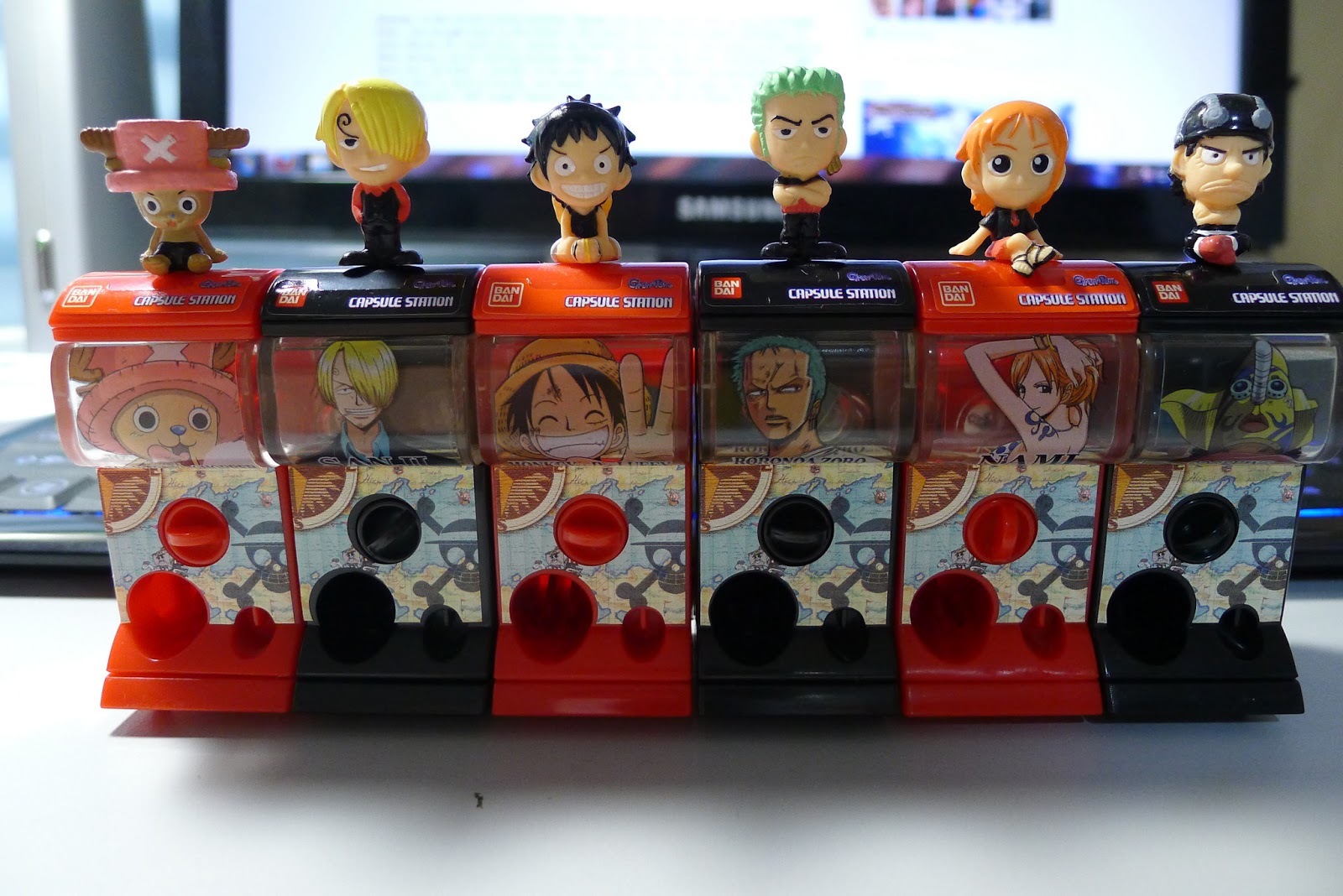 one piece capsule toys