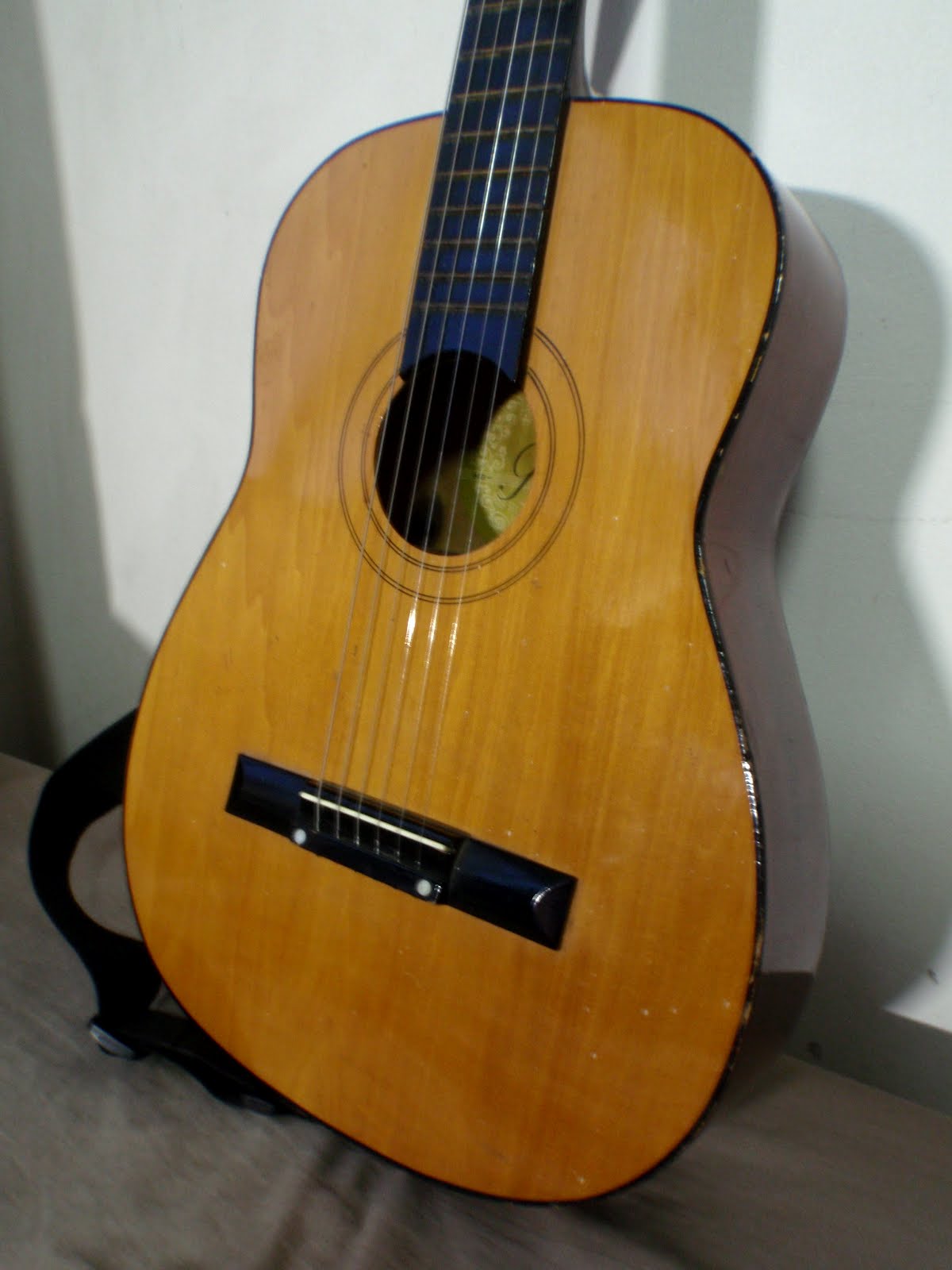 Khalid's Guitar Aid Kapok MGGuitar