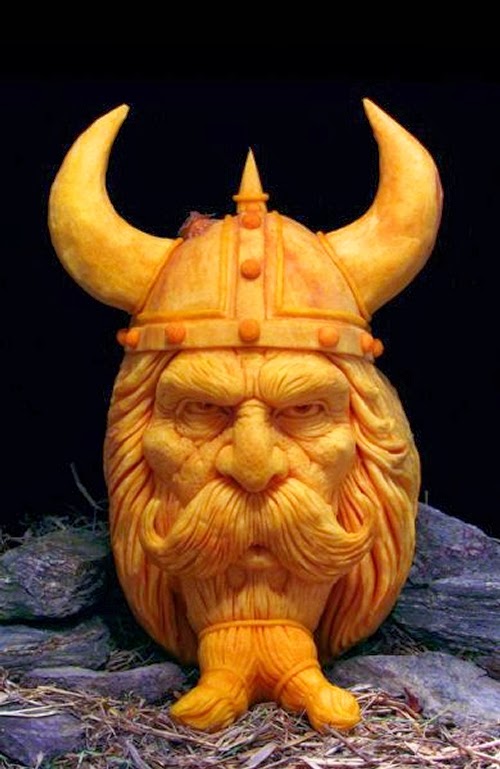 15-Halloween-The-Pumpkins-Villafane-Studios-Ray-Villafane-Sculpting-www-designstack-co