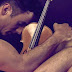 Lo Shirtless Violinist è tornato con Mary Poppins