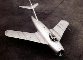 Первый прототип самолета И-330