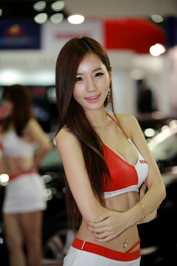 Cute Asian Girl Lee Ji Min Automotive Week 2012