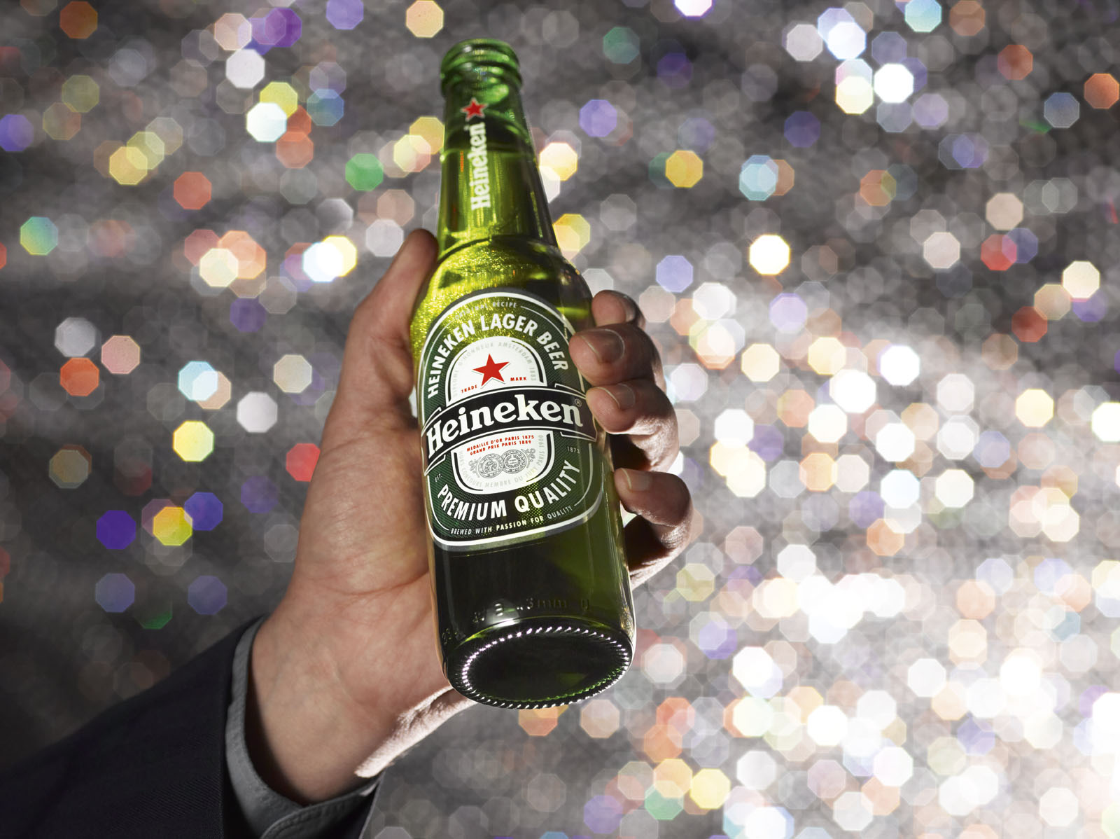 Пиво в россии в бутылках. Пиво Heineken. Бутылка Heineken. Пиво Хайнекен баночное.