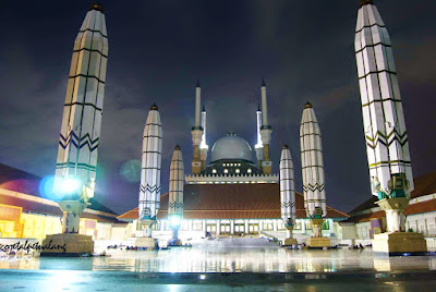 Tempat wisata di Semarang yang Pertama Adalah Masjid Agung Jawa Tengah