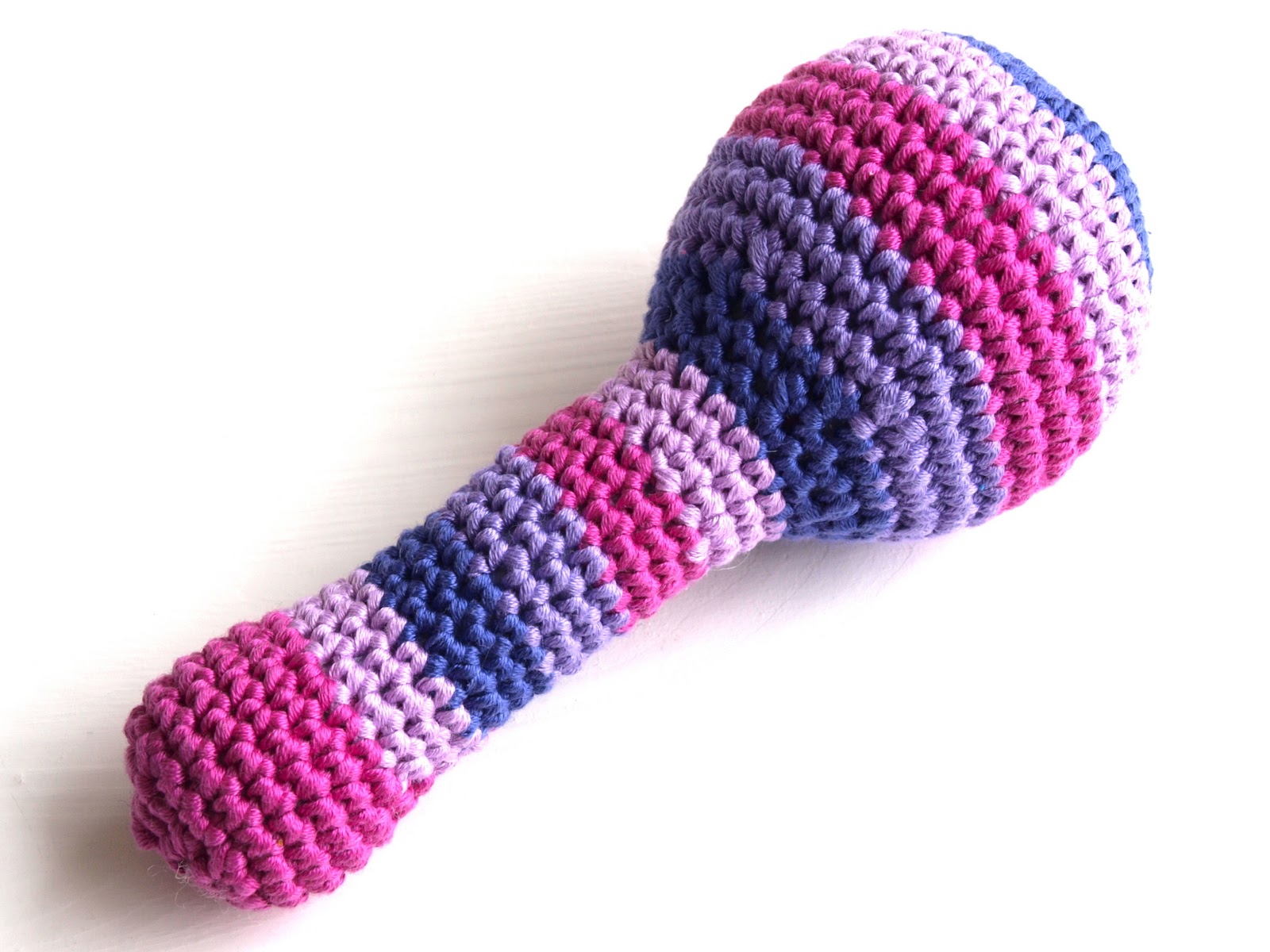 lille hottentott: Heklet rangle - og oppskrift!