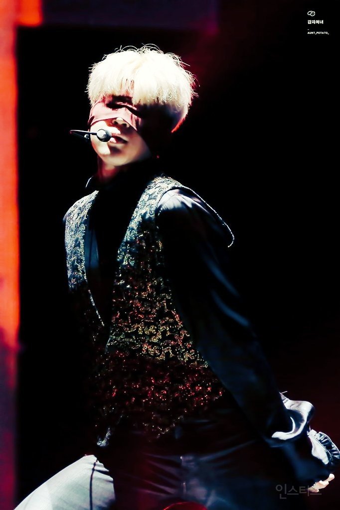 Instiz] 161204 Idol who showed great professional mind at MAMA : r