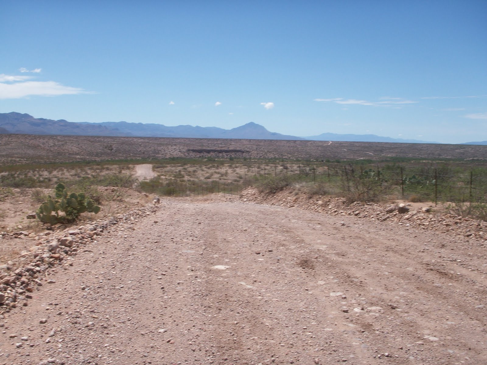 Hiking Apacheria: Cañon de los Embudos - 2011