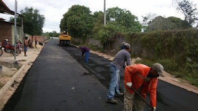 Mais asfalto: Prefeitura está asfaltando mais ruas do Bairro Corrente