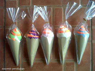 SOUVENIR PERNIKAHAN SAPUTANGAN HANDUK SOUVENIR PERNIKAHAN MURAH