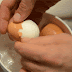 Logran "deshervir" un huevo duro y devolverlo a su estado original