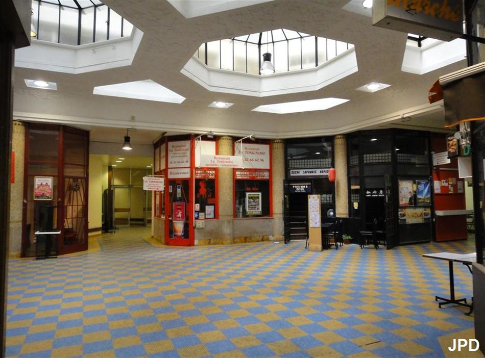 Parisbiseart Le marché de la Madeleine Le Palacio de la Madeleine