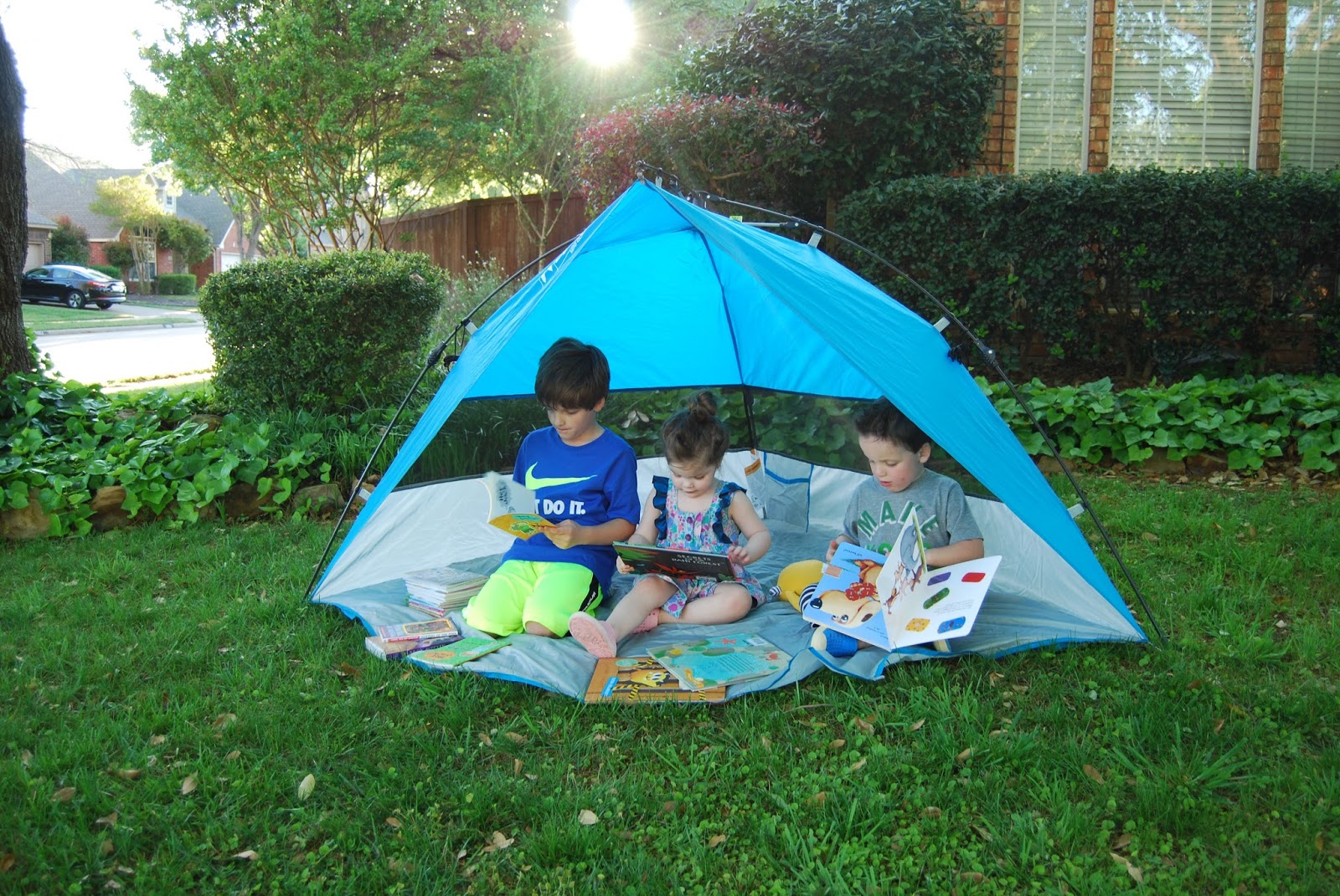 Momfessionals Read With Us