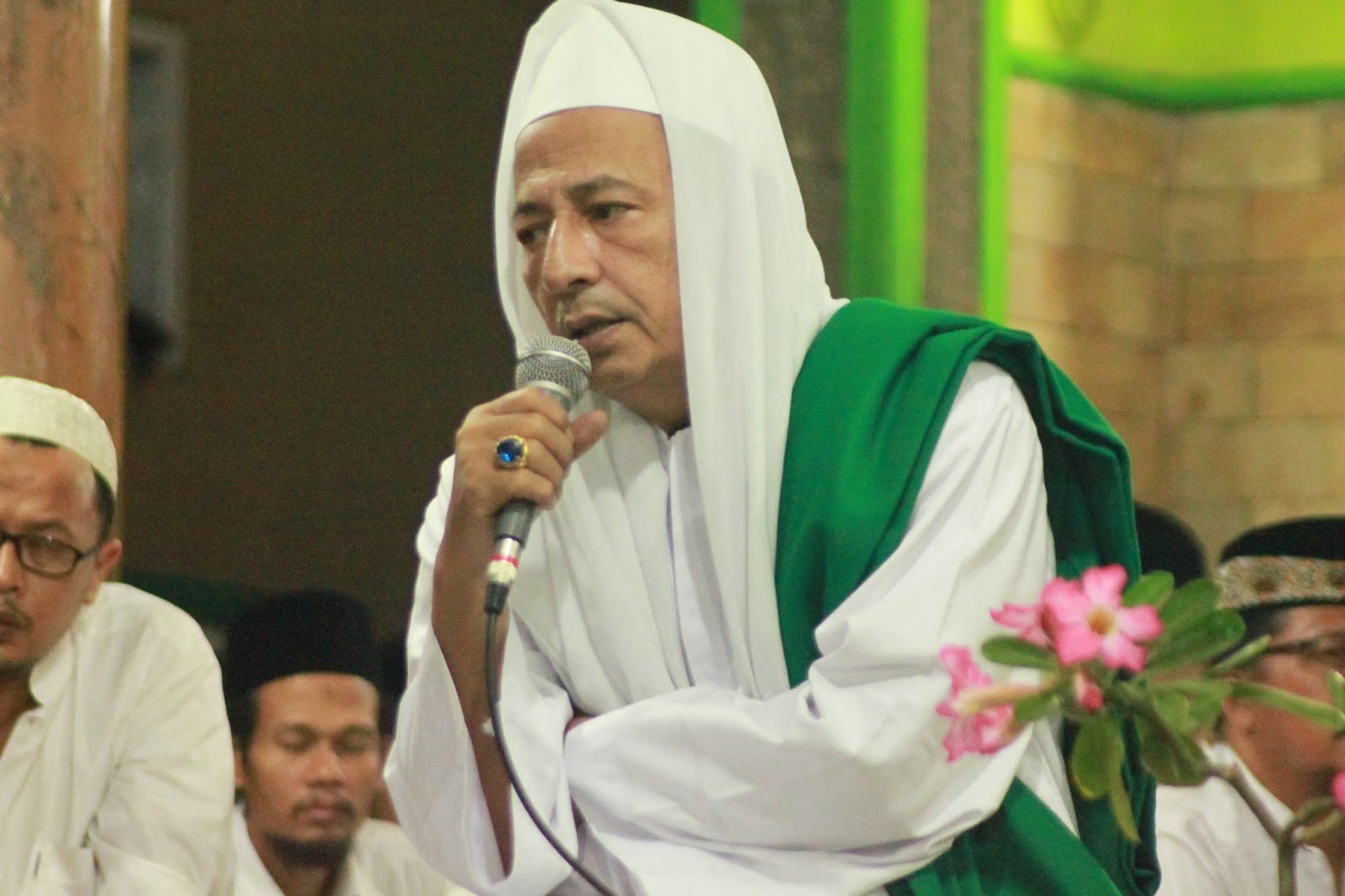 Sufistik Modern Biografi Maulana Al Habib Muhammad Luthfi Bin Ali Bin Yahya
