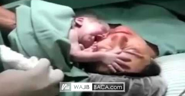 Bayi Ini Hidupkan Ibunya yang Meninggal, Videonya Bikin Lutut Lemas dan Hatimu Bakal Bergetar!