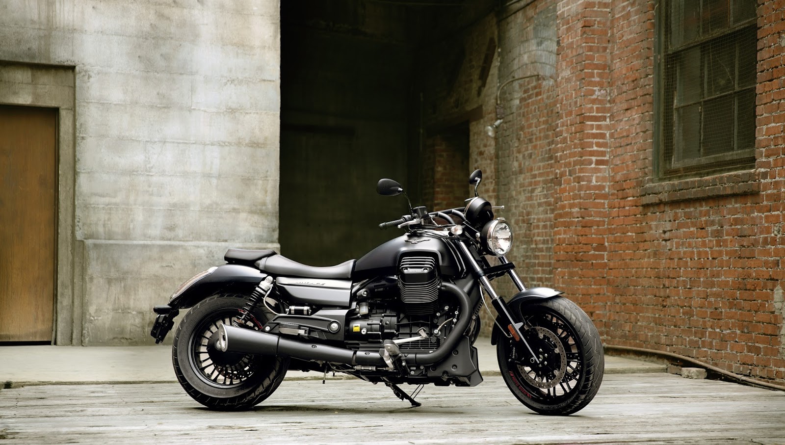 moto guzzi 1400 audace