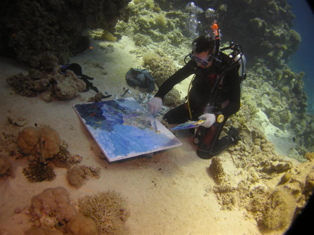 물속에서 그림 그리는 수중 화가 ALEXANDER BELOZOR | 인스티즈