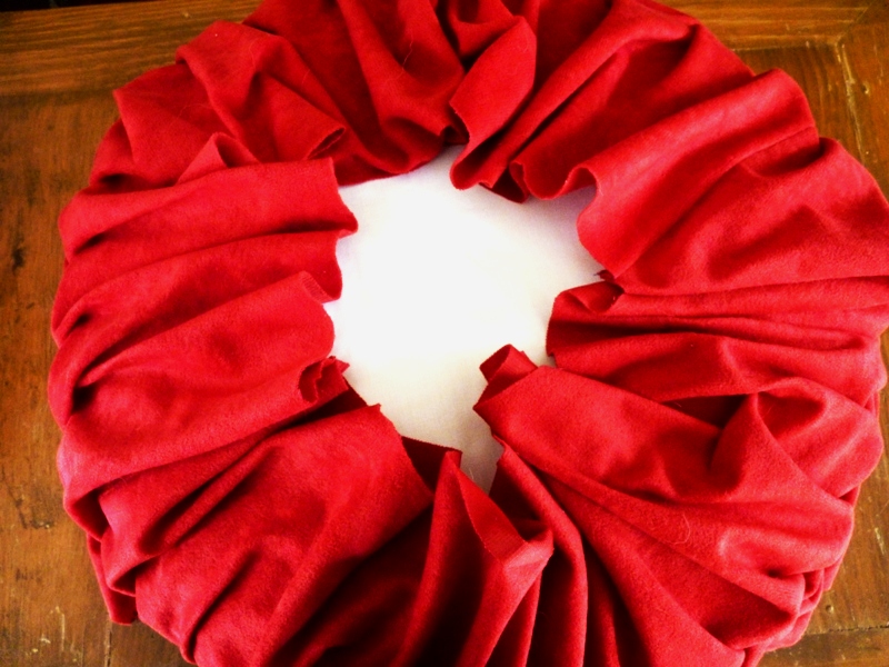 four square walls tutorial how to make a round pintuck pillow