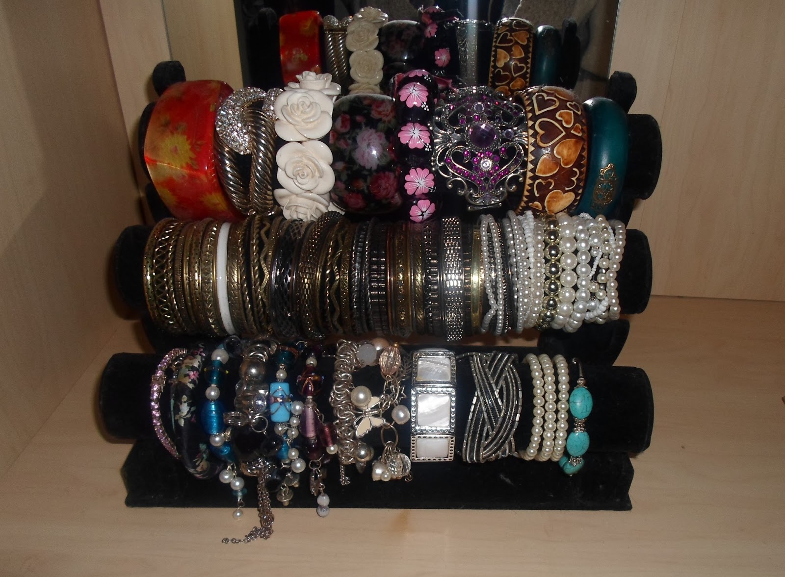 Smart Ways to Store Accessories and Jewellery Beautiful Solutions