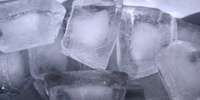 Waspada Saat Beli Es! Ini Cara Mudah Membedakan Es Batu Air Mentah dan Matang