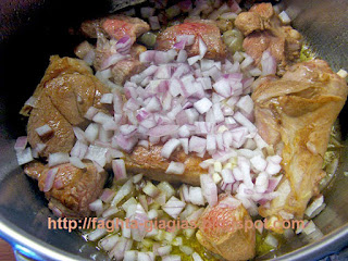 Αρνάκι ή κατσικάκι κοκκινιστό με κολοκυθάκια - από «Τα φαγητά της γιαγιάς»