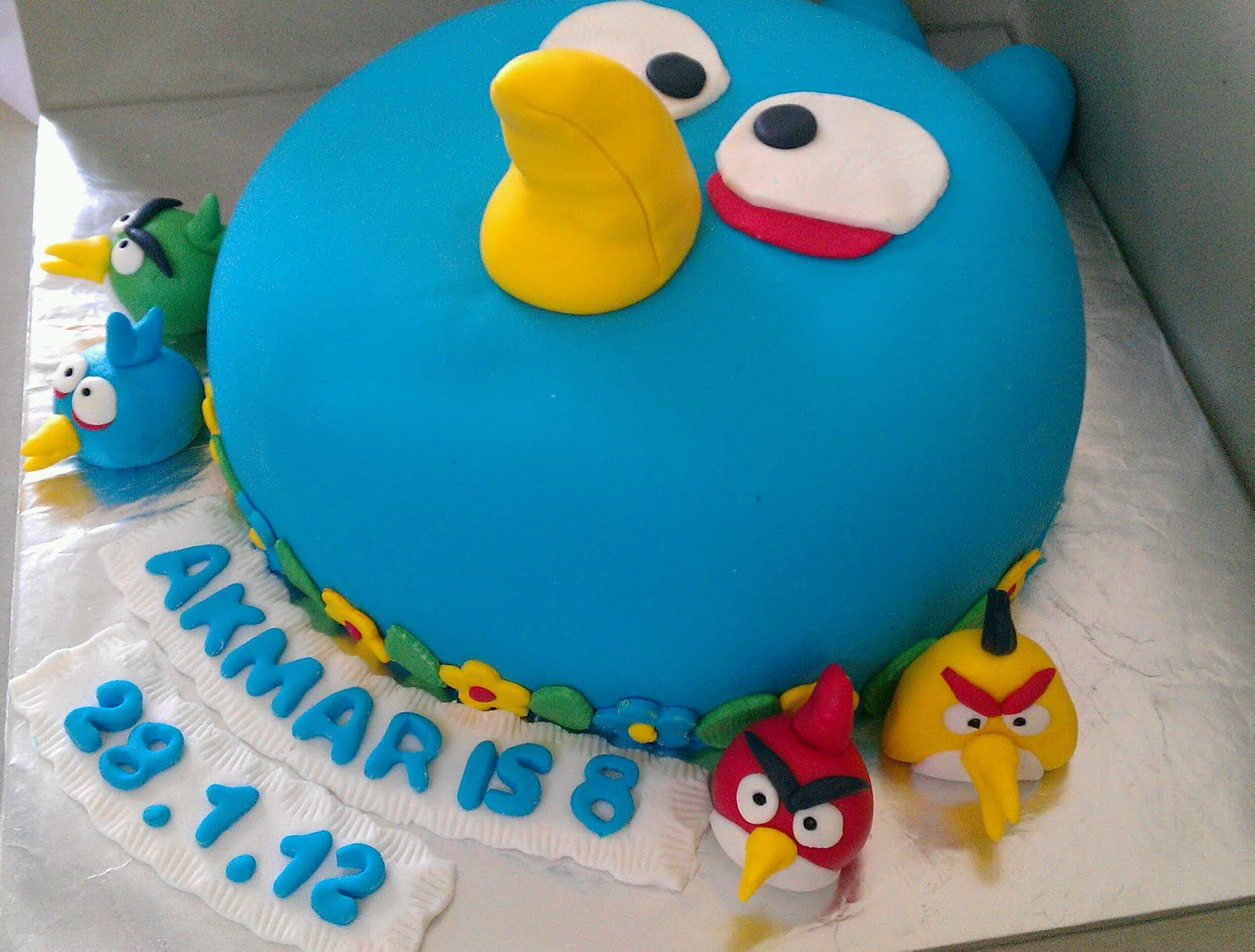 3D Blue Angry Bird cake