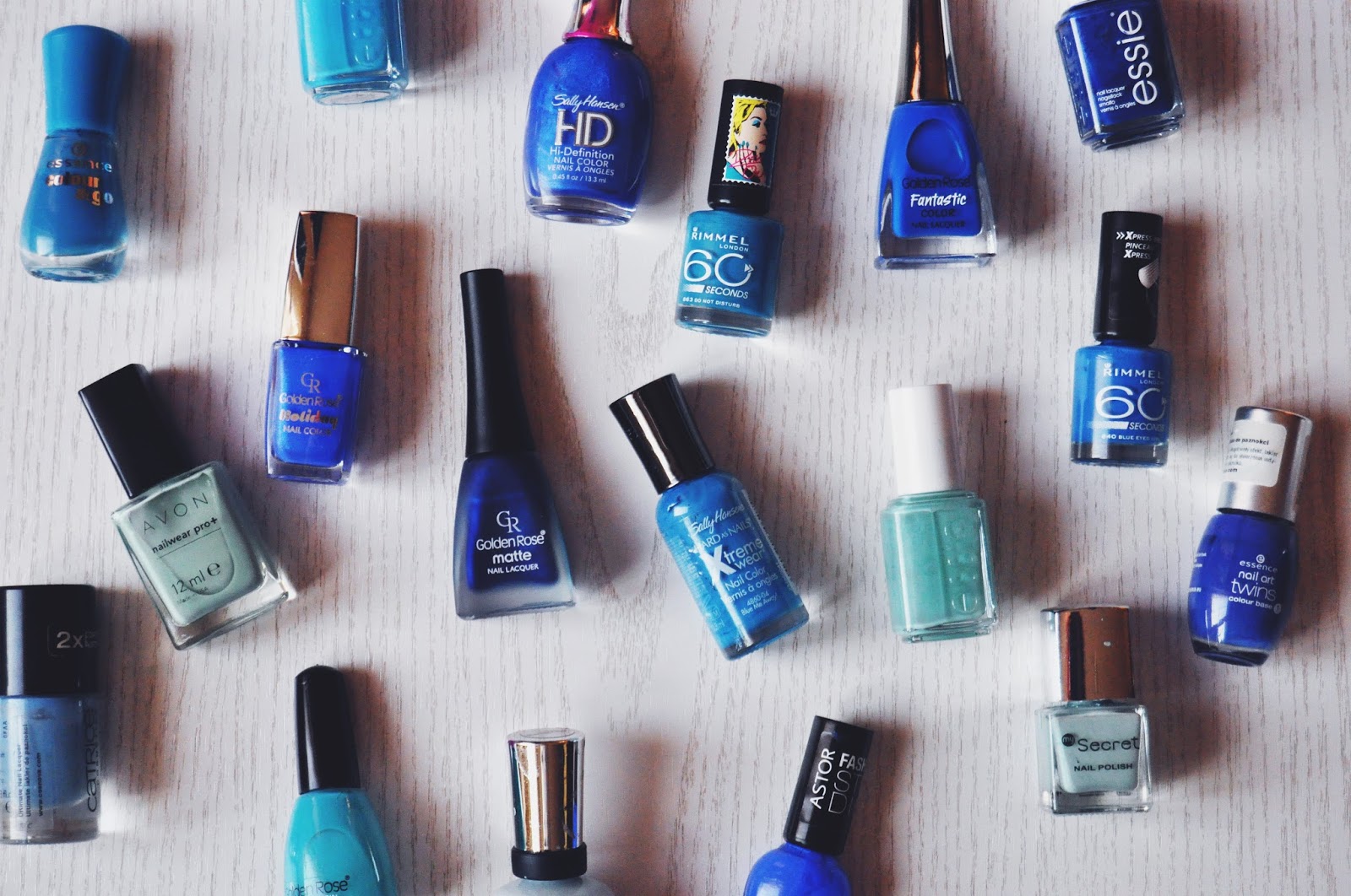 Top 5 Blue Nail Polishes Everythingaroundme By Narvaga top-5-blue-nail-polishes-everythingaroundme-by-narvaga