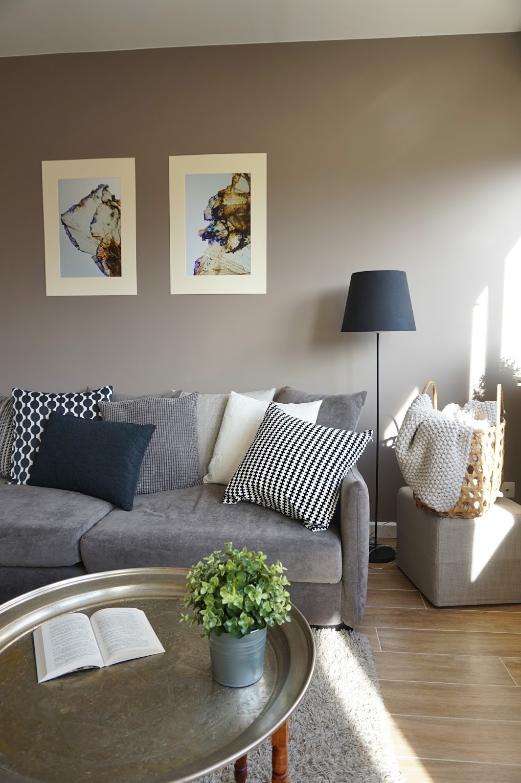 Salon blanc noir violet: salon contemporain en noir et couleurs ...