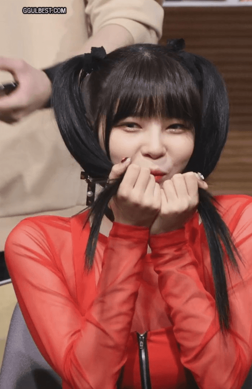 책상위에 올려둔 해시태그 소진