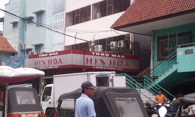 Memotret kesalahan bahasa pada ruang publik