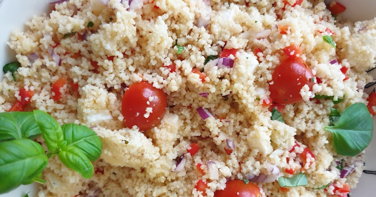 Mansikoita ja vaahtokarkkeja Couscous salaatti