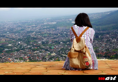 nnoart: Menikmati Pemandangan kota Batu dari Wisata Paralayang Pemandangan kota Batu bisa juga dinikmati dengan duduk santai di wisata paralayang.