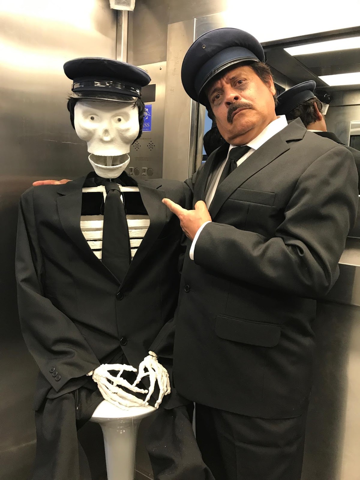 Camera Escondida Do Silvio Santos Caveira Na Moto Noticias Da Tv Brasileira Caveira Ataca Elevador De Menina Fantasma Em Nova Pegadinha Com Carlinhos Aguiar No Programa Silvio Santos