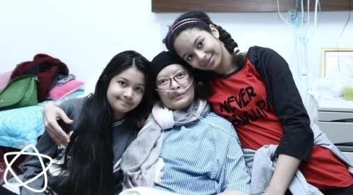 foto putri patricia kagumi ketegaran yana zein dan dua putrinya