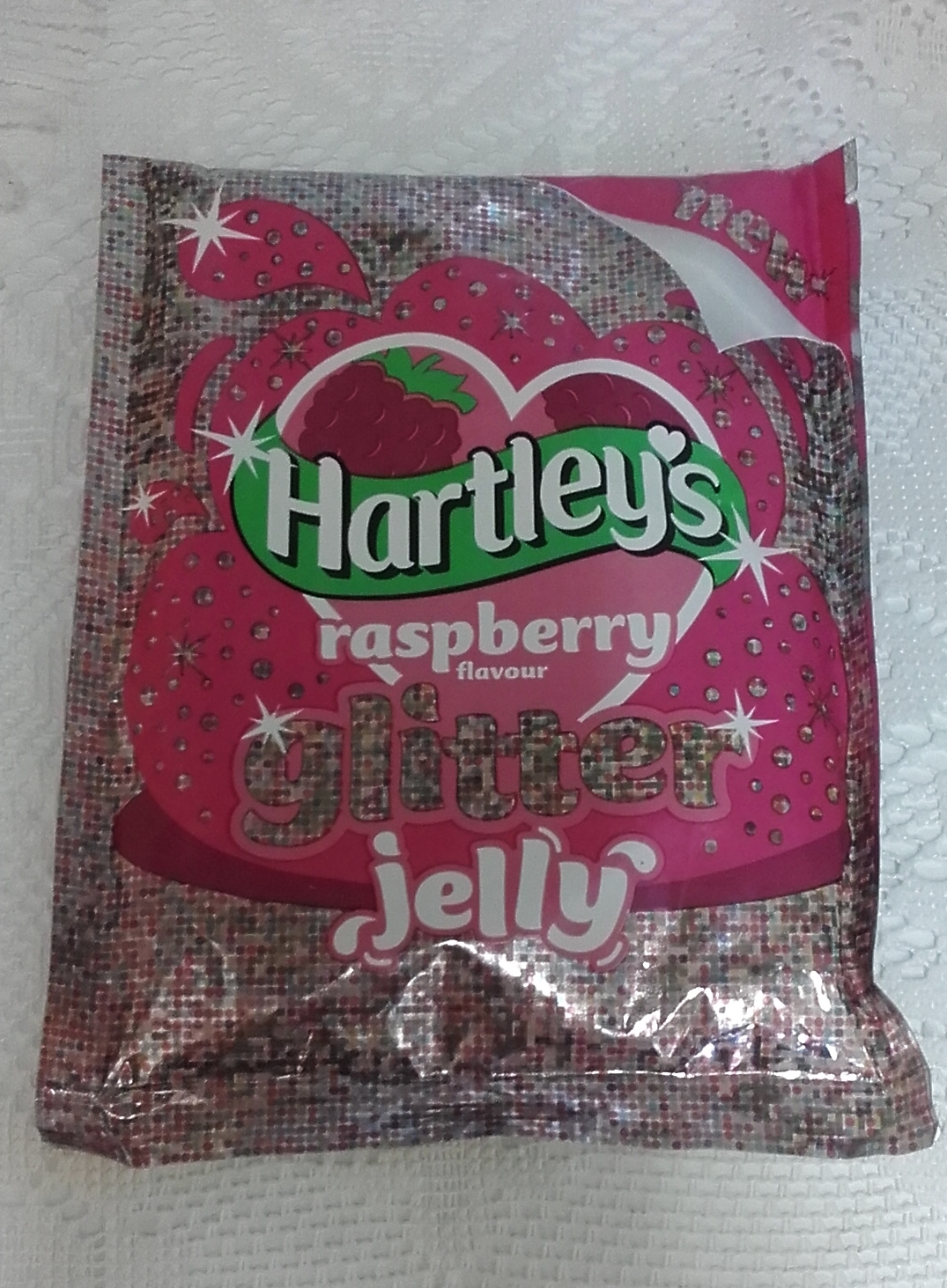 Supersupergirl's Food Reviews Hartley's raspberry flavour glitter jelly