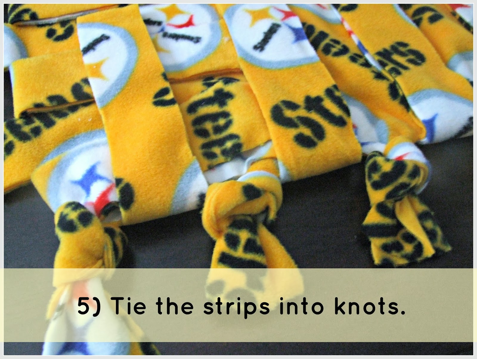 so gezellig DIY > no sew tie blanket