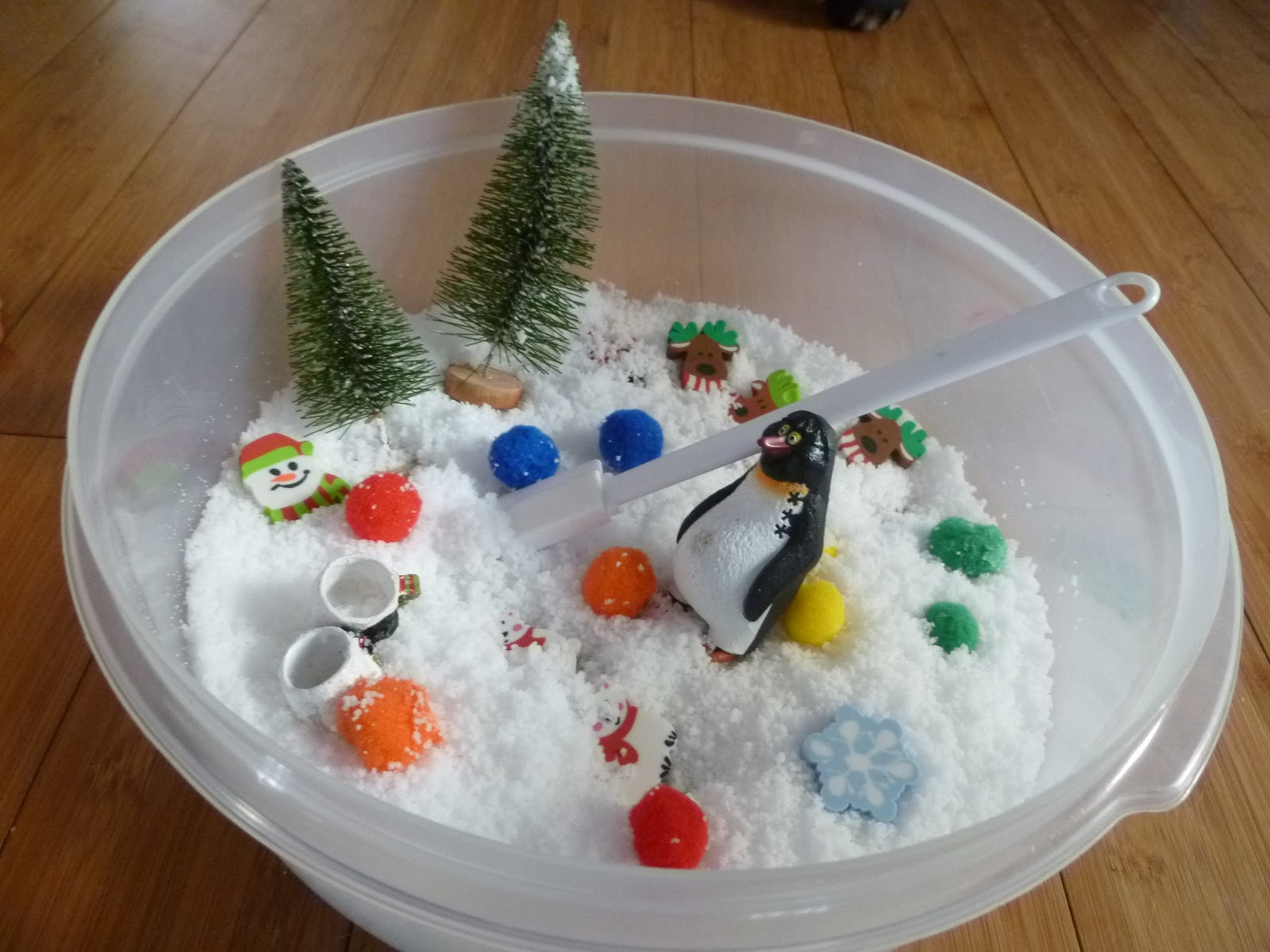 TatylandMontessori Christmas/winter Sensory Tub