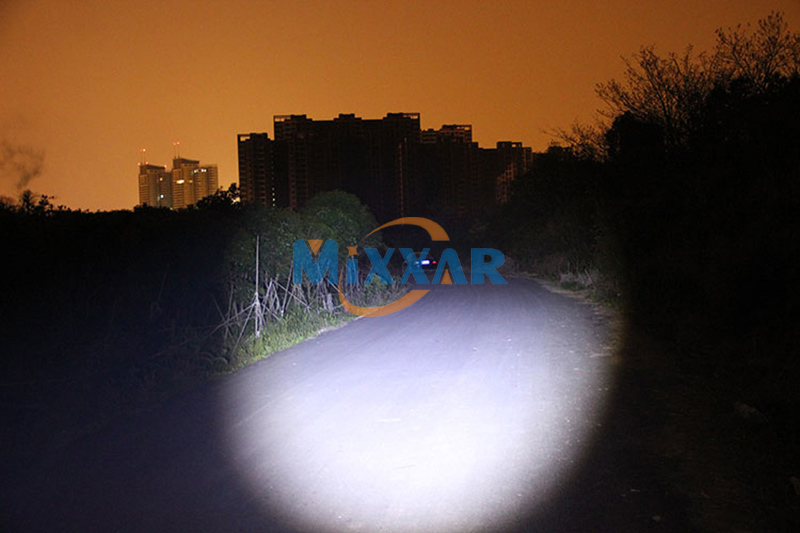 Techamidi The flashlight Q250 protect you better than a spray anti