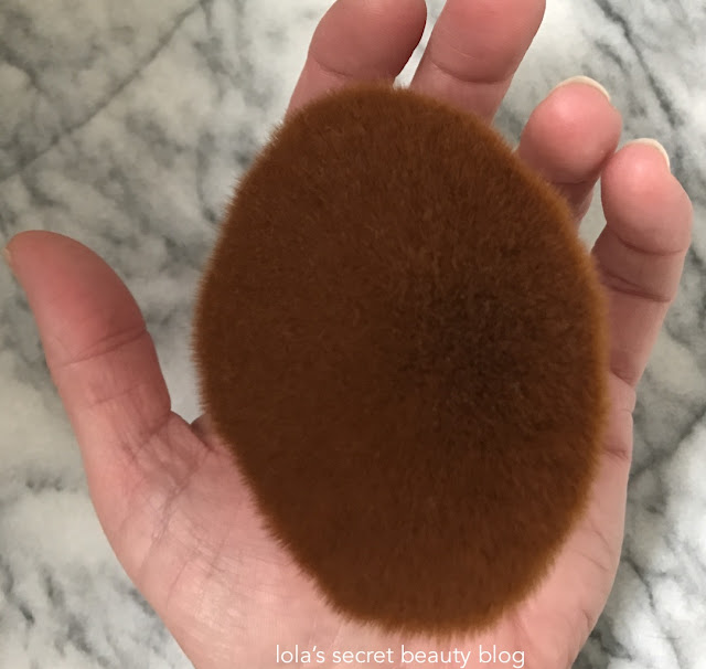 lola's secret beauty blog Artis Palm Brush, Artis Brush Cleaning Pad