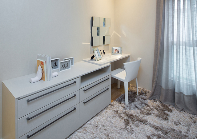 Apartamento decorado em bege e turquesa com cozinha americana apartamento-decorado-cozinha-americana-achadosdedecoracao