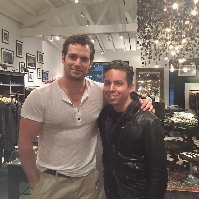 Henry Cavill News: Los Angeles Sighting: Henry Poses For Photo With Fan