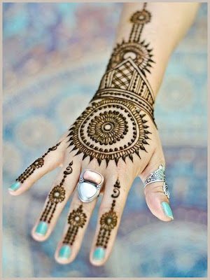 Ornate Circle I Beautiful, easy and simple bridal mehendi/mehandi designs for hands. Ornate Circle I Beautiful, easy and simple bridal mehendi/mehandi designs for hands.