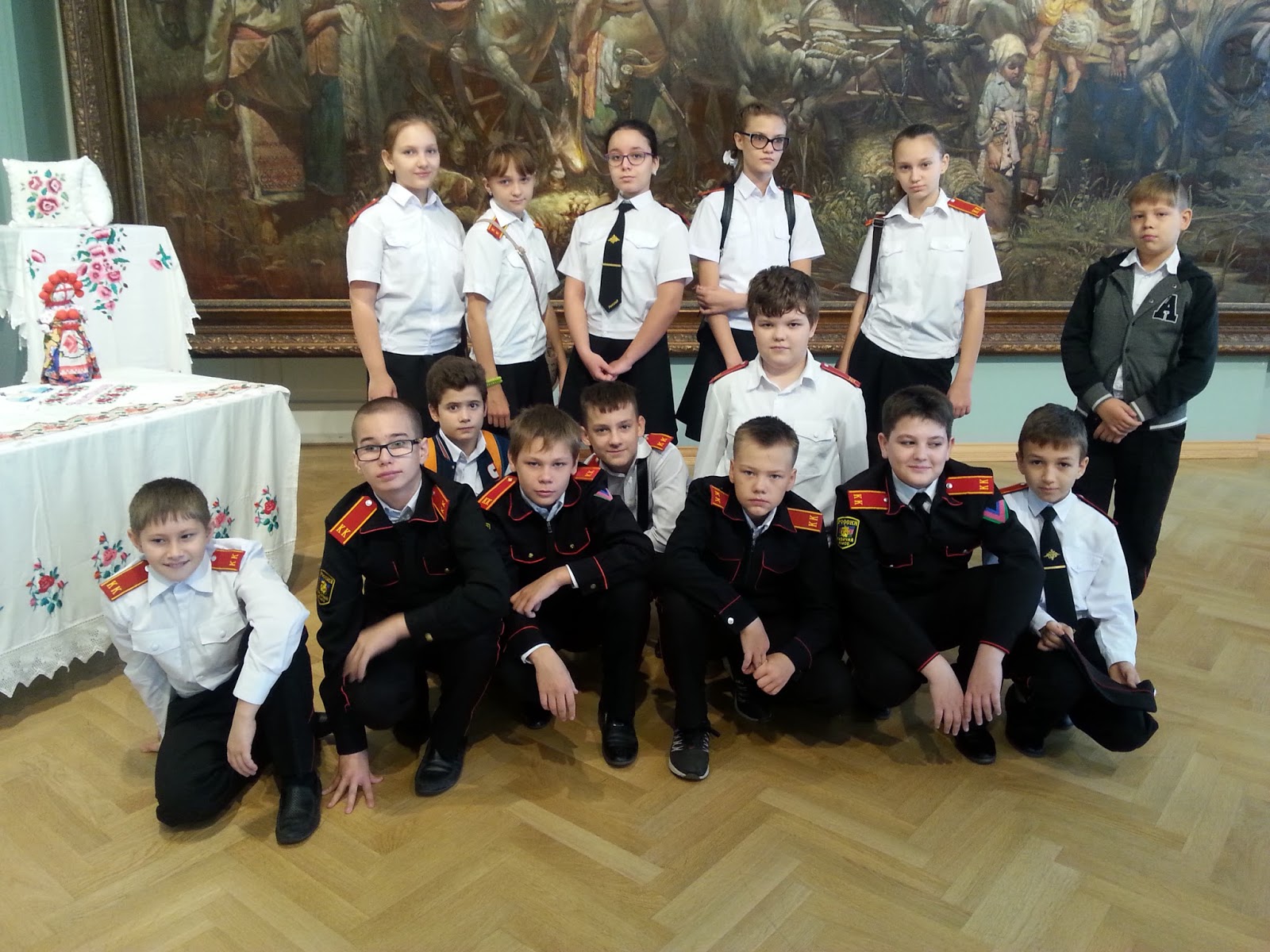 Класс казачьей направленности. Девочки из казачьего класса. Казачий класс в школе. Форма для классов казачьей направленности. Саша лазарев орск 15 школа казачий класс.