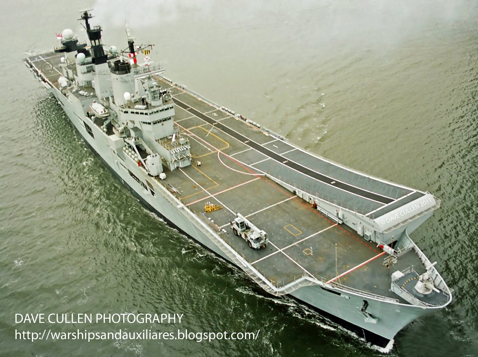 HMS Illustrious | MilitaryImages.Net